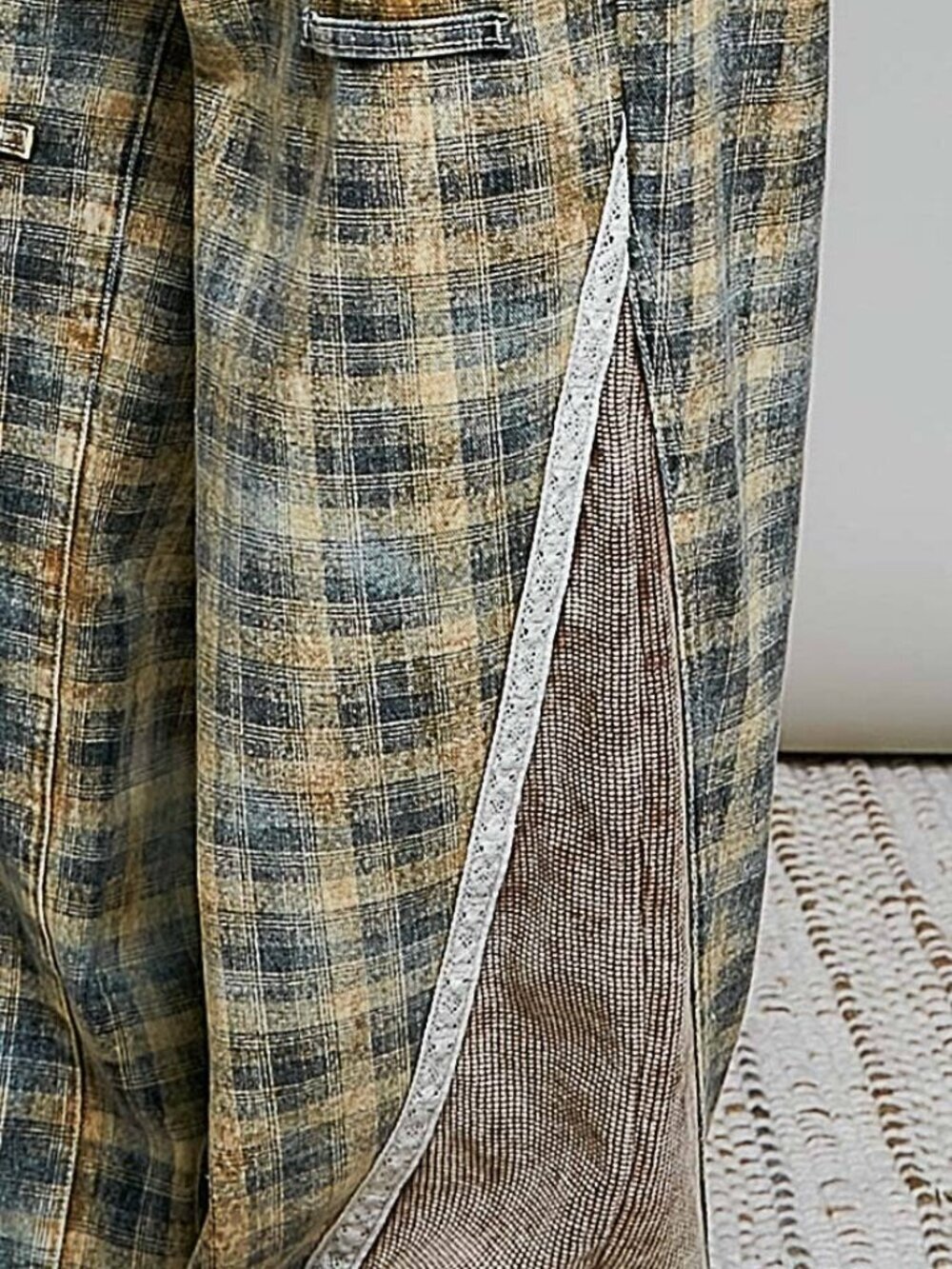 BNWT POL Vintage Thermal Patch Print Twill High Rise Wide Leg Pants - Picture 3 of 4